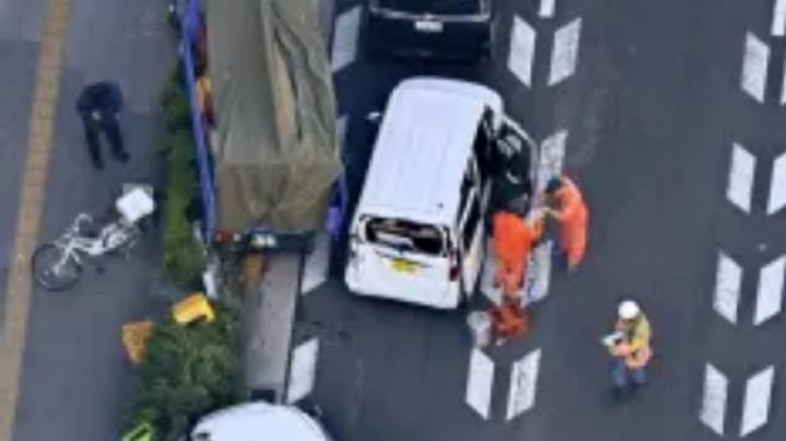 Hombre que conducía un auto robado atropella a 11 personas; una pierde la vida