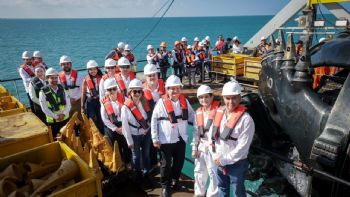 Gobernador Joaquín Díaz e integrantes del CCE supervisan avances del dragado del Puerto Progreso