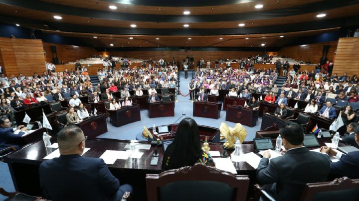 Hidalgo prevé más gasto para remodelación de Congreso que en dormitorios para contingencias