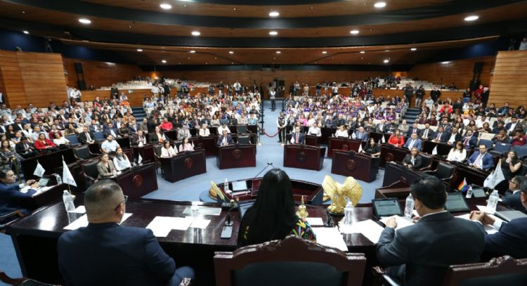 Hidalgo prevé más gasto para remodelación de Congreso que en dormitorios para contingencias