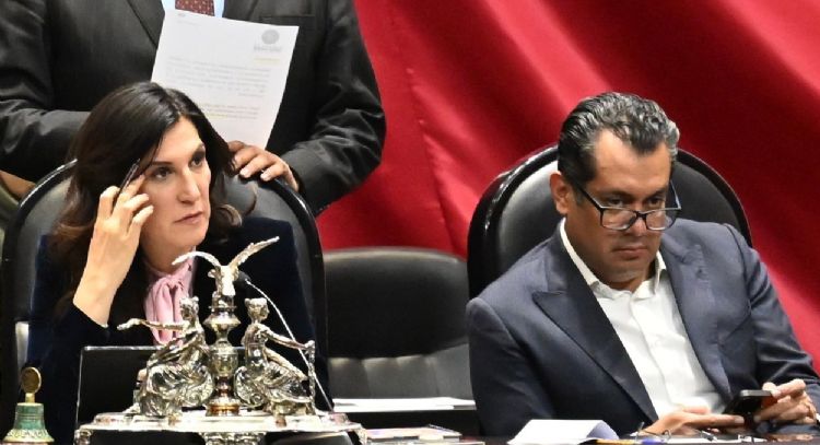 Kenia López solicitará detener la queja contra consejeros del INE por revocación de mandato