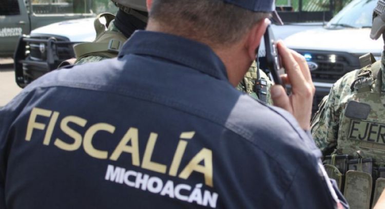 Huyen todos los policías municipales de Ario de Rosales tras operativo sorpresa de Fiscalía