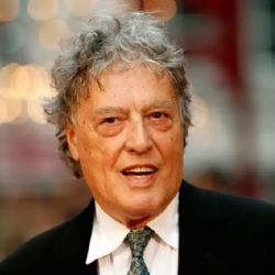 Tom Stoppard, dramaturgo que ganó un Oscar por 'Shakespeare enamorado', muere a los 88 años