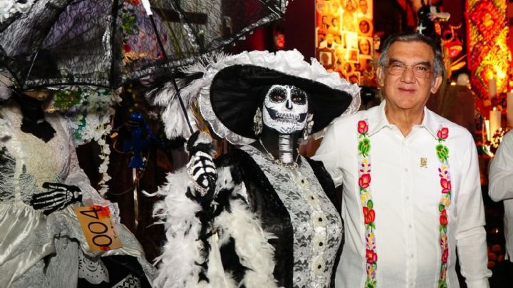 Premian Américo y María concurso estatal de catrinas y catrines