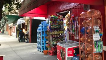 Alianza de tienditas denuncia mano negra de López-Gatell en alza de impuesto especial