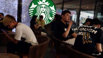 Starbucks vende 60% de su operación en China en un acuerdo millonario
