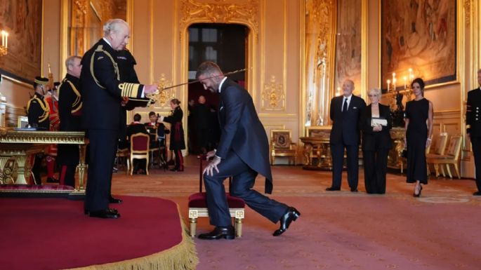 El exfutbolista David Beckham es nombrado caballero por el rey Carlos III