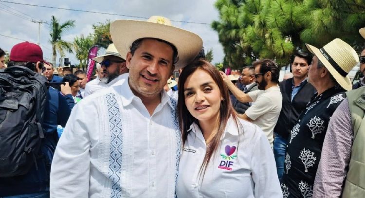Proponen a Grecia Quiroz, viuda de Carlos Manzo, como alcaldesa de Uruapan