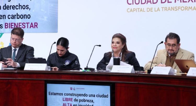 Clara Brugada defiende el aumento de tarifa del transporte público