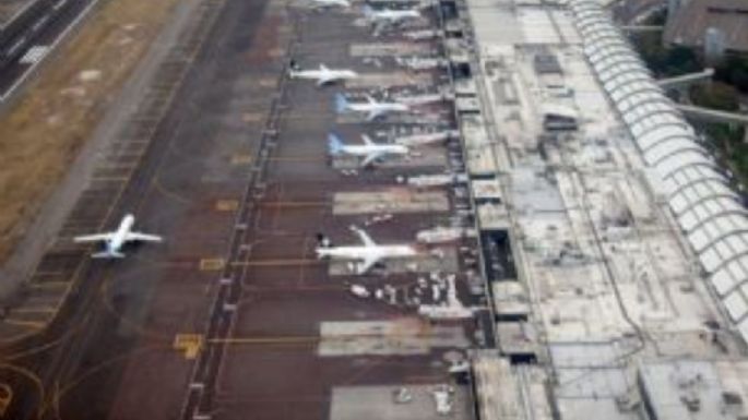 Las diferencias por rutas aéreas deben resolverse en el marco del T-MEC: Ebrard