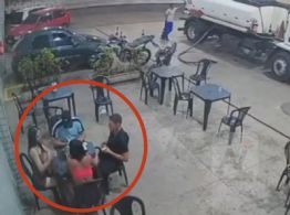 Joven enciende cigarro y provoca incendio en gasolinera (VIDEO)