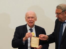 James Watson, codescubridor de la forma de doble hélice del ADN, falleció a los 97 años