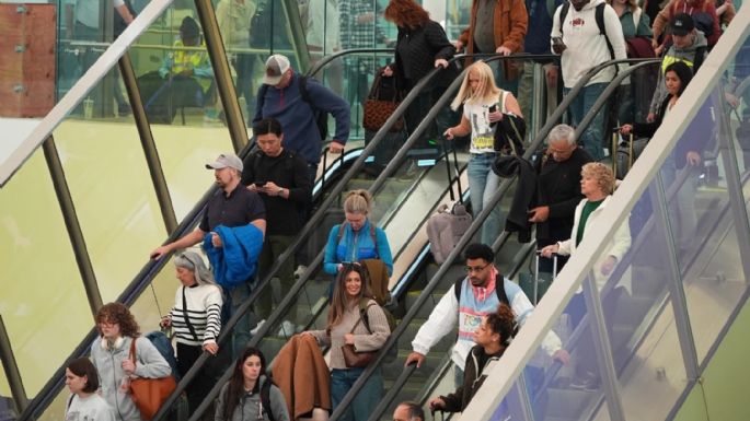 Aerolíneas estadunidenses cancelan mil vuelos en cumplimiento de la orden de cierre