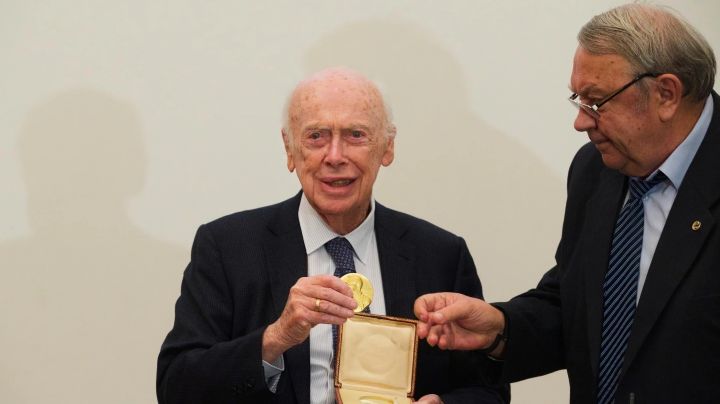 James Watson, codescubridor de la forma de doble hélice del ADN, falleció a los 97 años
