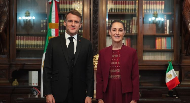 Claudia Sheinbaum y Emmanuel Macron se reúnen en privado en Palacio Nacional