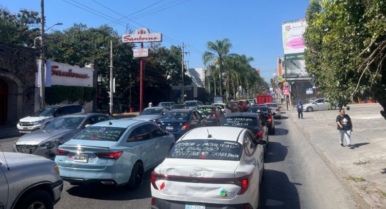 Conductores y repartidores de Morelos protestan contra reformas a la Ley del Transporte