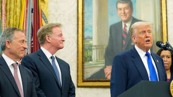 Nombrar el nuevo estadio de los Commanders en mi honor sería "hermoso": Trump