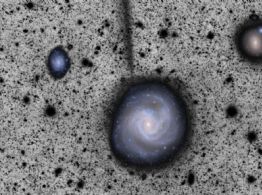 La galaxia M61 revela una corriente estelar oculta que cambia su historia