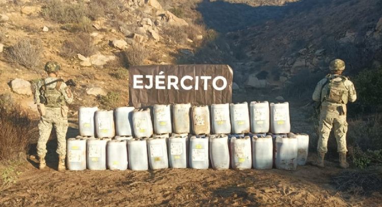 Encuentran bajo tierra 2 mil litros de precursores químicos en Ensenada, Baja California
