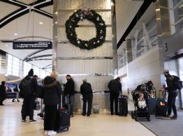 Extranjeros que viajen a EU sin visa podrían enfrentar revisión de redes sociales