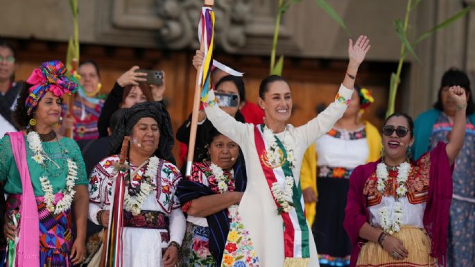 “No uso ninguna marca de esas que son carísimas”: Sheinbaum presume bordados indígenas