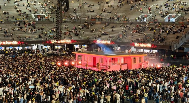Entre la polémica de “La casita” y el comercio ambulante, la primera de ocho fechas de Bad Bunny