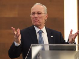 Medina Mora toma el control del CCE como figura de unidad rumbo a la revisión del T-MEC