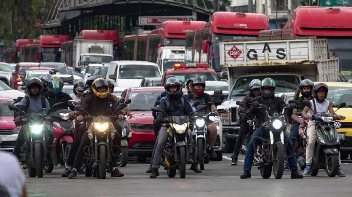 Boom motero en CDMX: 613% más motocicletas, millones en recaudación y más accidentes