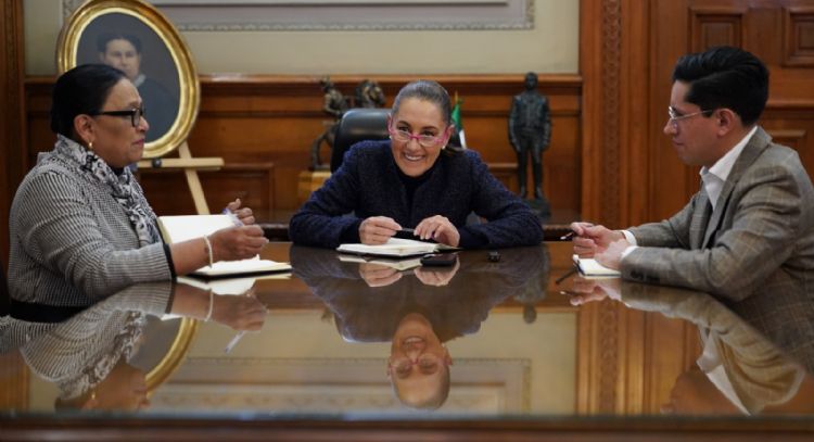 En pleno día de la Virgen de Guadalupe, Sheinbaum dialoga con el Papa León XIV y lo invita a México