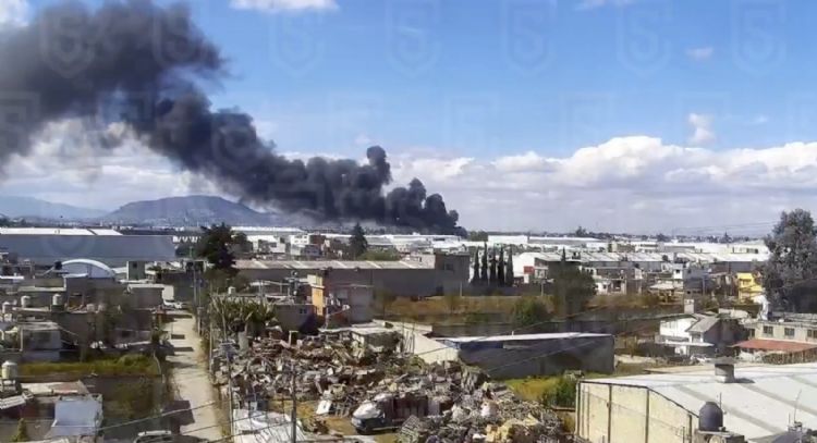 Se desploma e incendia avioneta cerca del aeropuerto de Toluca (Video)