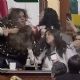 Extinción del InfoCDMX desata golpes, empujones y jalones de cabello entre diputadas (Videos)