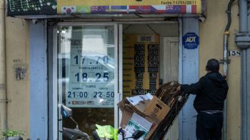 Peso comienza la semana con pérdidas