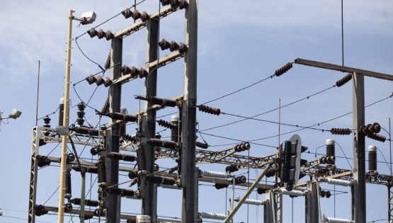 CFE se endeuda por 5 mil 400 mdp mientras el presupuesto eléctrico se queda corto