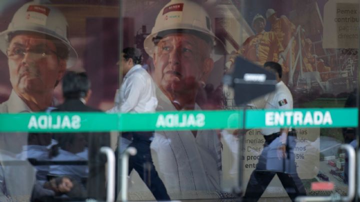 AMLO apoyó con 3 billones de pesos a Pemex... y sigue como la más endeudada: IMEF