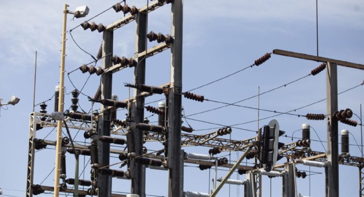 CFE se endeuda por 5 mil 400 mdp mientras el presupuesto eléctrico se queda corto