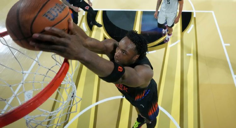 Knicks ganan la Copa NBA tras remontar y vencer a Spurs 124-113