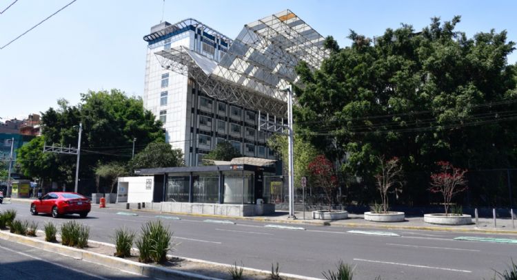 Personal del Hospital 20 de Noviembre del ISSSTE protesta por retraso en vales de fin de año