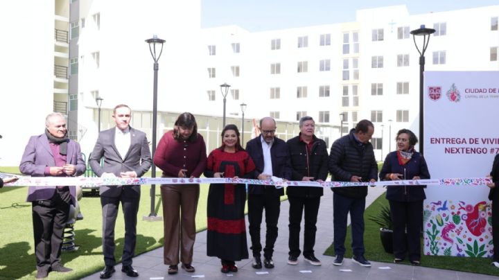Brugada encabeza entrega de 309 viviendas de interés social para trabajadores del Metro de CDMX