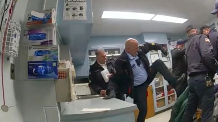 Ex guardia de prisión en NY recibe cadena perpetua tras golpear hasta la muerte a un recluso