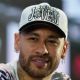 Neymar es operado de la rodilla izquierda y espera llegar al Mundial 2026