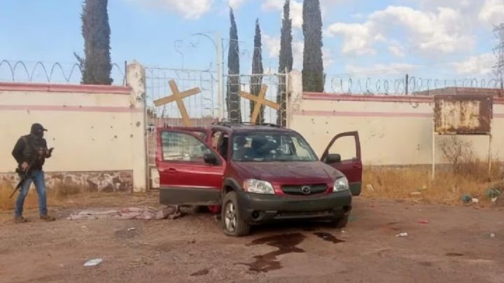 Grupo armado pretendía usar una escuela como campamento; hay dos policías heridos