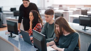 Generación Z y la IA: el futuro educativo y social bajo el algoritmo