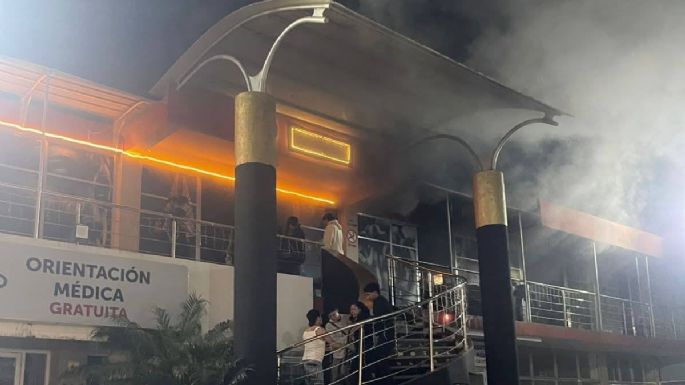 Hombres armados incendian dos bares en Villaflores, Chiapas (Video)