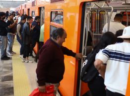 Aglomeraciones en el Metro de la CDMX por paro escalonado de trabajadores