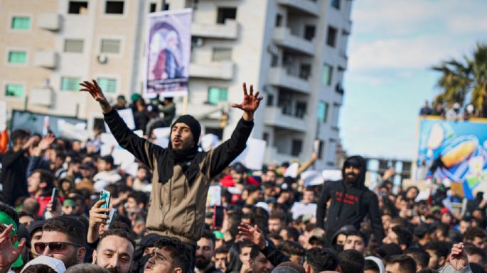 Manifestantes se enfrentan en Siria tras mortal atentado en mezquita alauita