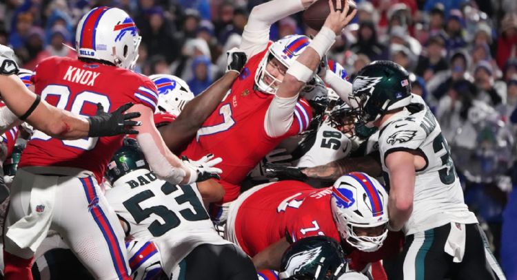 Eagles vencen a Bills tras falla de Josh Allen al buscar a Shakir en intento de conversión