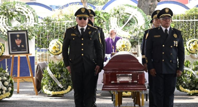 Despiden con ceremonia al policía de la CDMX asesinado durante un robo de casa