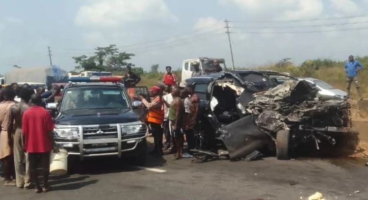 Preocupación por carreteras en Nigeria tras accidente que hirió a Anthony Joshua y dejó dos muertos