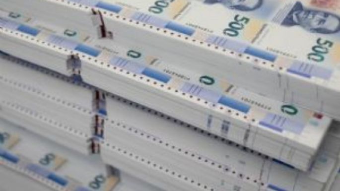 El peso avanza mientras EU registra su peor ola de despidos desde la pandemia