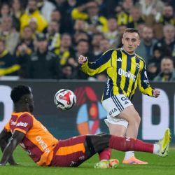 Arrestan a jugadores y directivos tras investigación de apuestas en futbol de Turquía